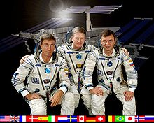 220px-ISS-Expedition_1-crew.jpg